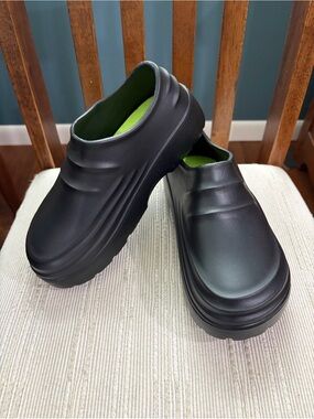 ARMADILO Black Slip-On Platform Clogs with Lime Green Insole